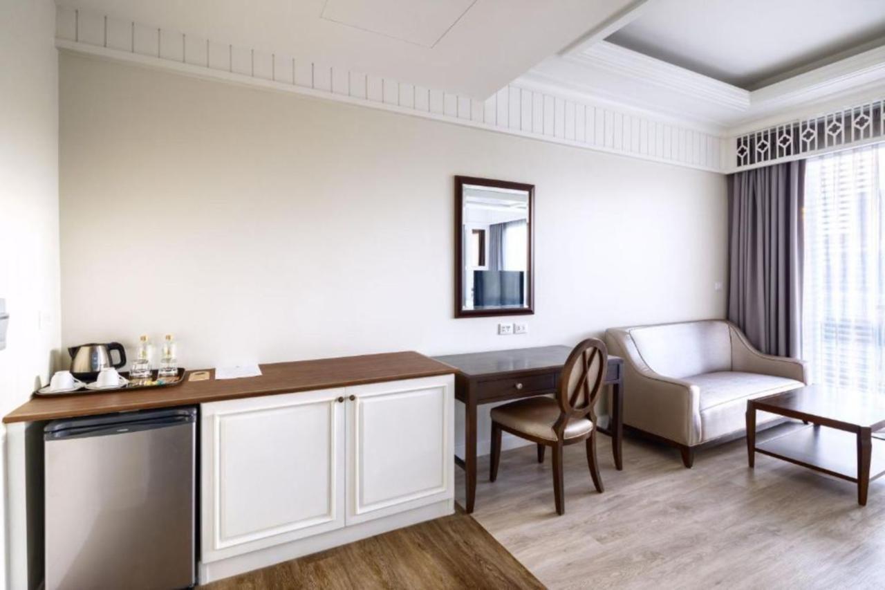 Premier King Room,998686680:JPEG